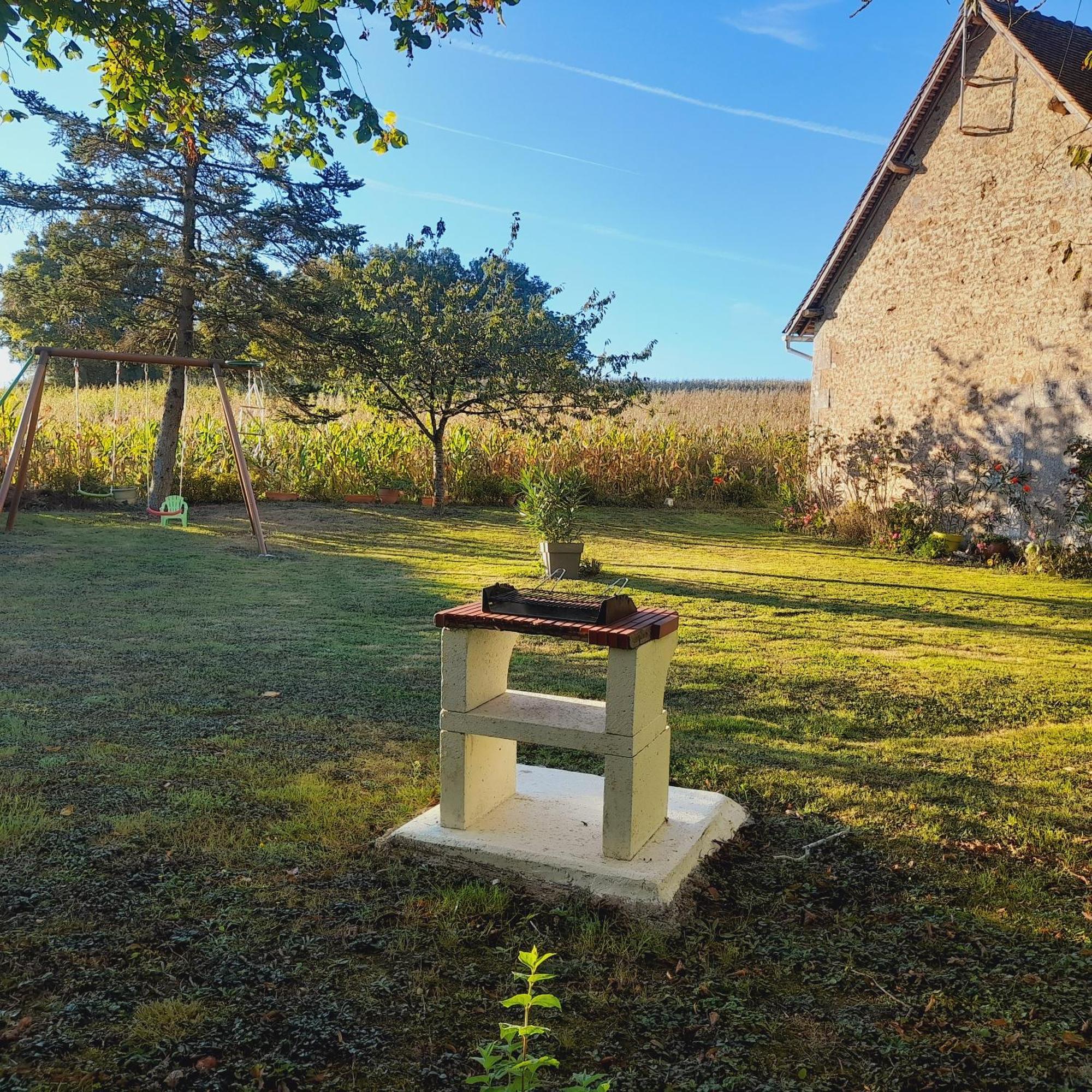 Gite Les Vignes Du Chateau - 4 Personnes Gehee ภายนอก รูปภาพ
