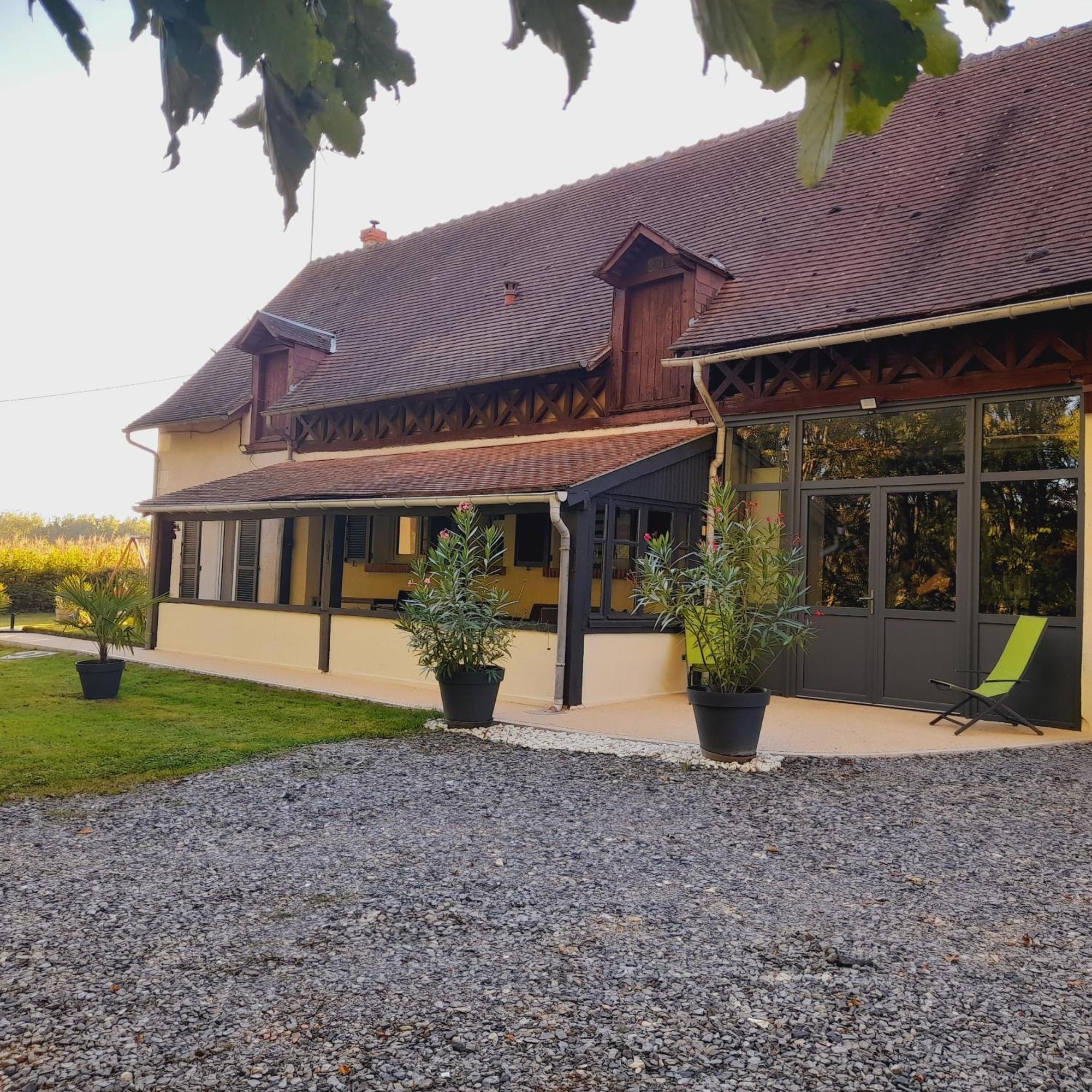 Gite Les Vignes Du Chateau - 4 Personnes Gehee ภายนอก รูปภาพ